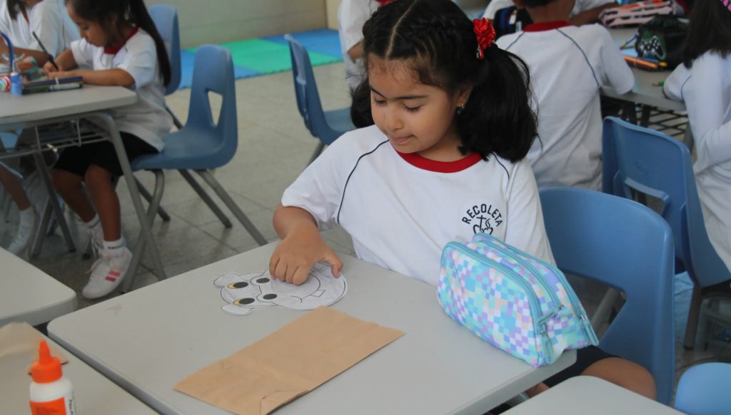 El aprendizaje kinestésico está presente en actividades artísticas, deportivas, de experimentación en laboratorios y en todas aquellas donde la acción transmita conocimientos.
