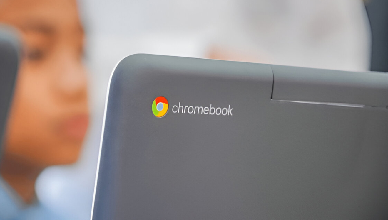 Tecnología en el aula: chromebooks y pantallas inteligentes desde primaria